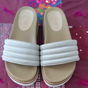 Oasis Society Pearl Padded Slide Sandals - Size 10